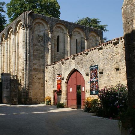 La Vieille Maison Rose Bed and Breakfast Nanteuil-en-Vallée Εξωτερικό φωτογραφία